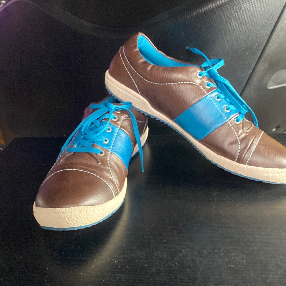 Vionic Tahoe Walking Shoes